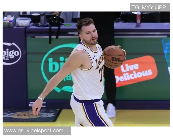 东契奇能否赛季场均40分引热议里夫斯称赞他的表现令人难以置信